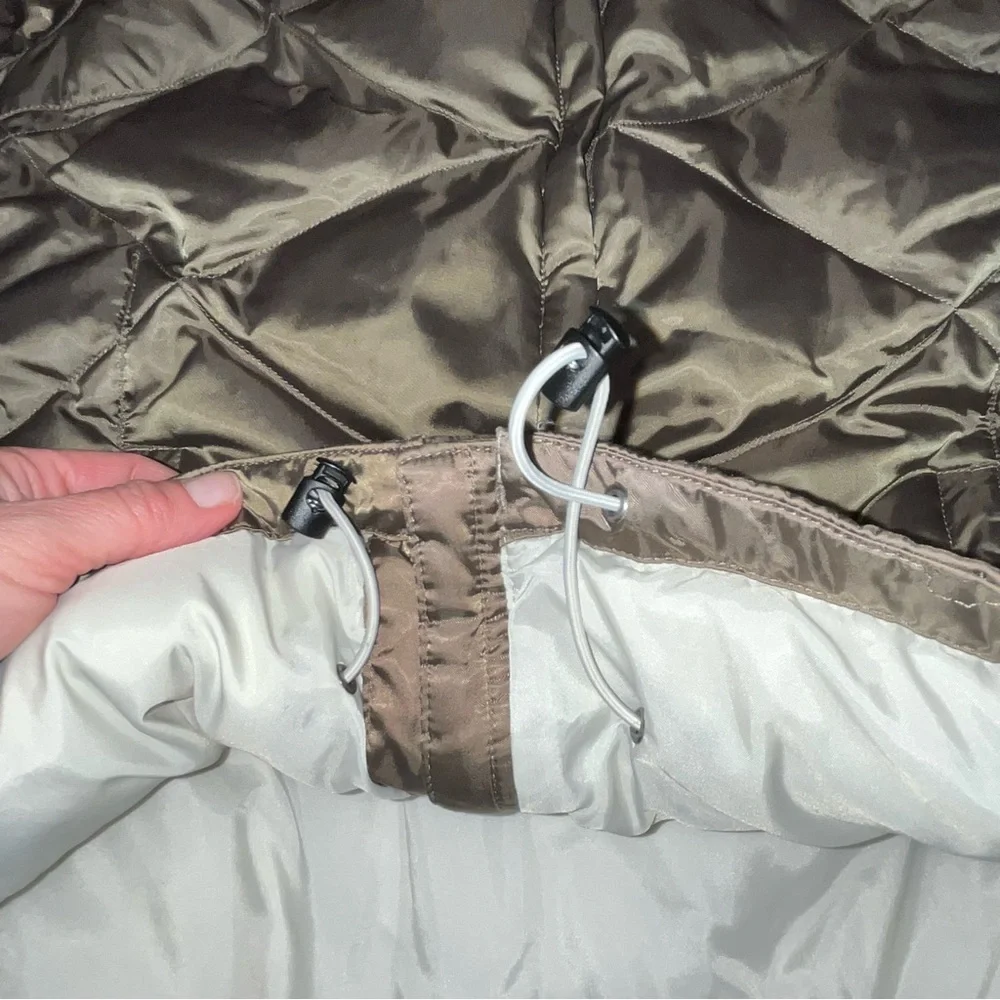 The North Face 550 Bronze Satin Down Puffer Jacket Coat Women’s size Small - Picture 4 of 14